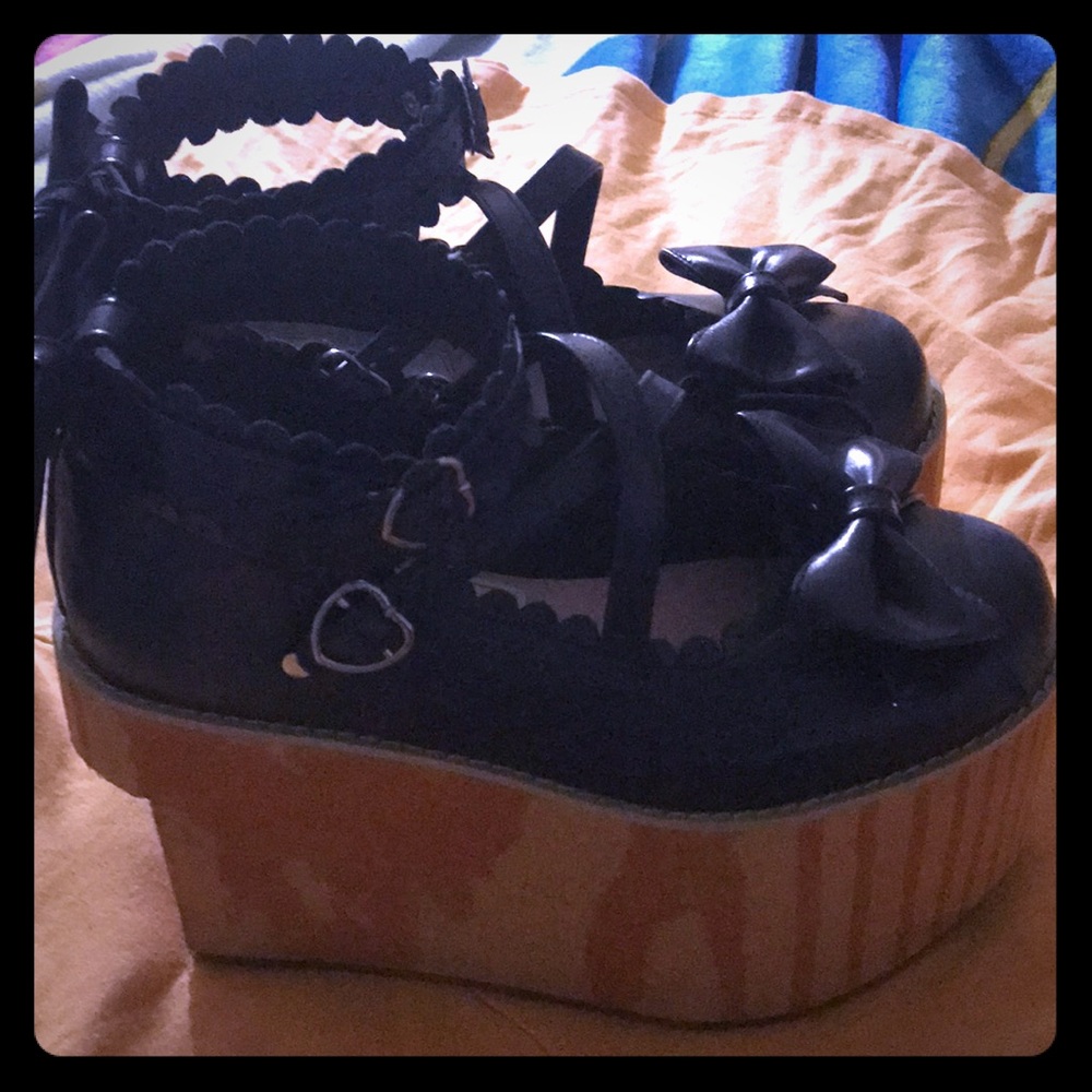 Platforms blue